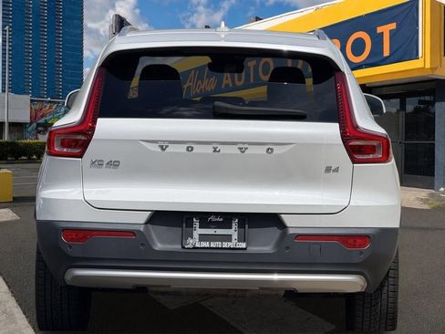 Used 2023 Volvo XC40 B4 Plus w/ Driver Assist Package FWD image 4