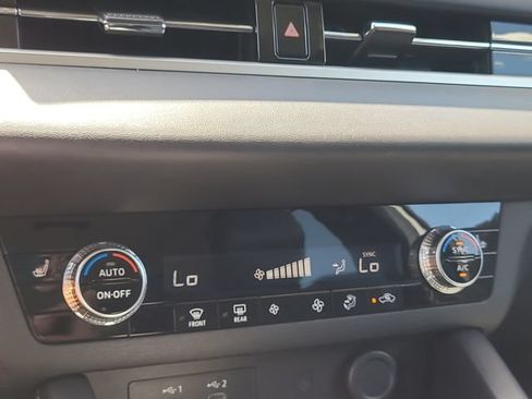 Used 2025 Mitsubishi Outlander SE FWD image 27
