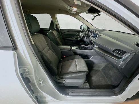 Used 2025 Nissan Rogue SV image 30