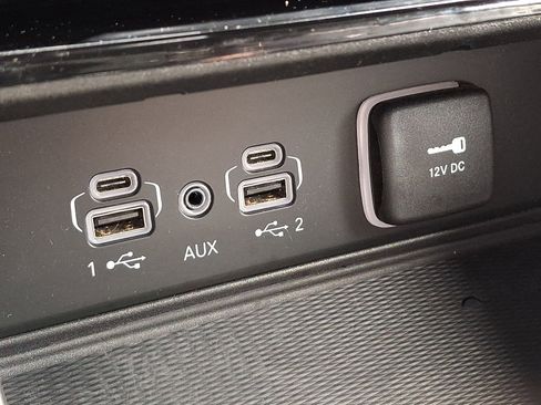 Used 2023 Jeep Grand Cherokee Altitude image 24