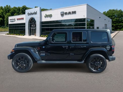 Used 2023 Jeep Wrangler Unlimited Sahara w/ Cold Weather Group AWD/4WD image 3