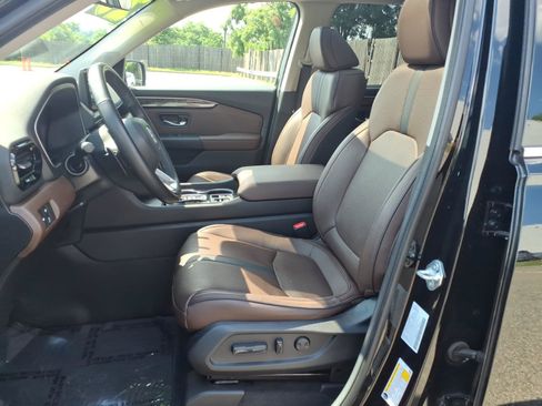 Used 2025 Honda Pilot Elite image 21