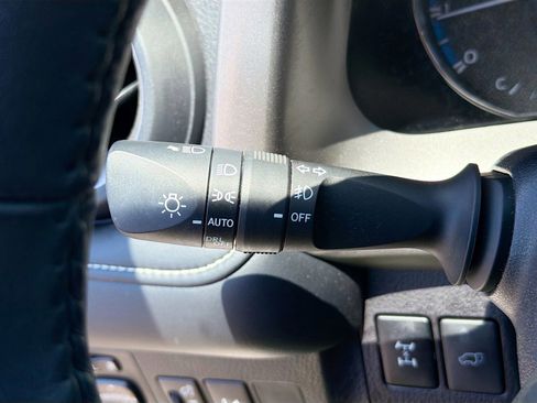 Used 2017 Toyota RAV4 Limited AWD/4WD image 18