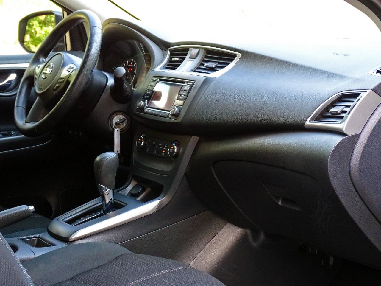Used 2018 Nissan Sentra S FWD image 29