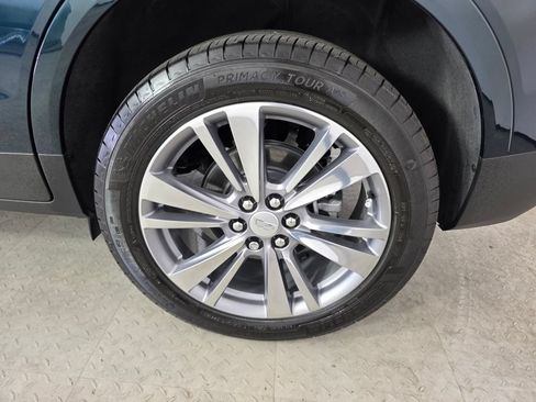 Used 2025 Cadillac XT5 Premium Luxury FWD image 17