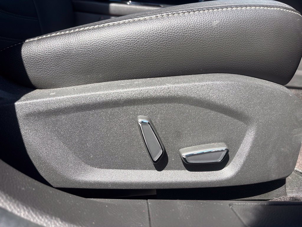 Used 2015 Ford Fusion SE w/ Equipment Group 202A FWD image 21