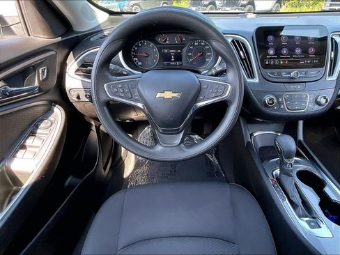 Used 2024 Chevrolet Malibu LT FWD image 16