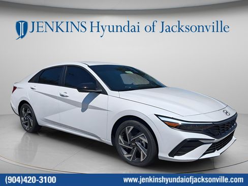 New 2025 Hyundai Elantra SEL FWD image 1
