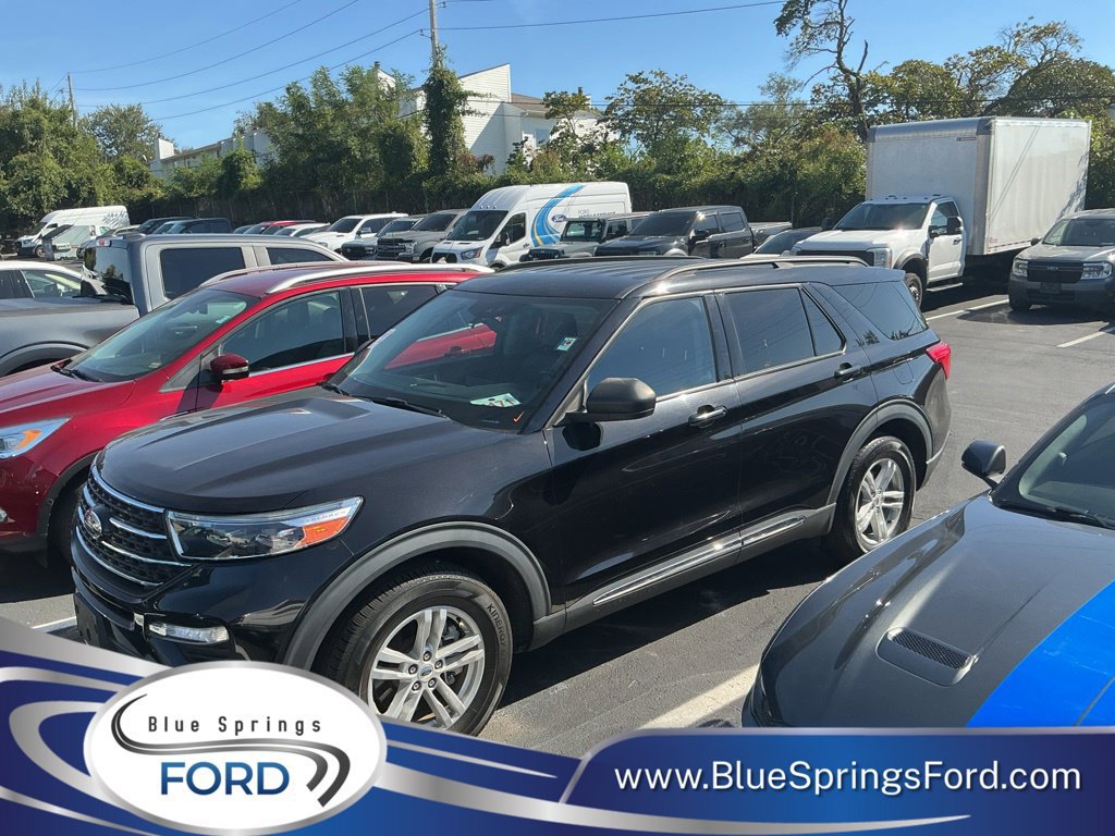 Used 2023 Ford Explorer XLT w/ Equipment Group 202A RWD image 1