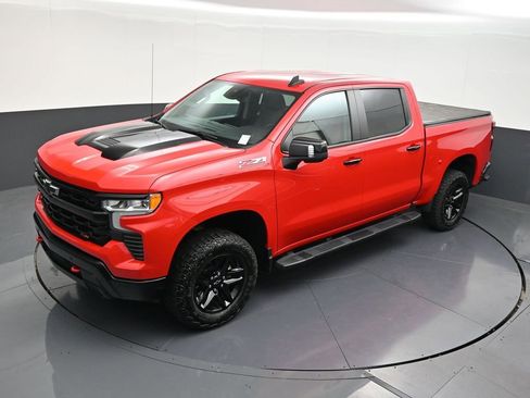 Used 2024 Chevrolet Silverado 1500 LT Trail Boss w/ LT Trail Boss Premium Package AWD/4WD image 16