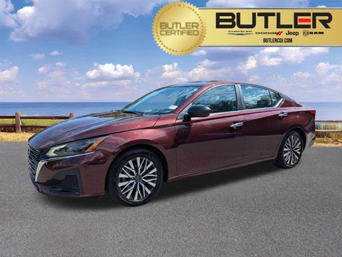 Used 2025 Nissan Altima 2.5 SV FWD image 1