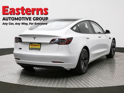 Used 2023 Tesla Model 3 Standard Range image 5