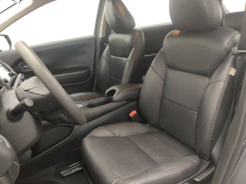 Used 2017 Honda HR-V LX image 17