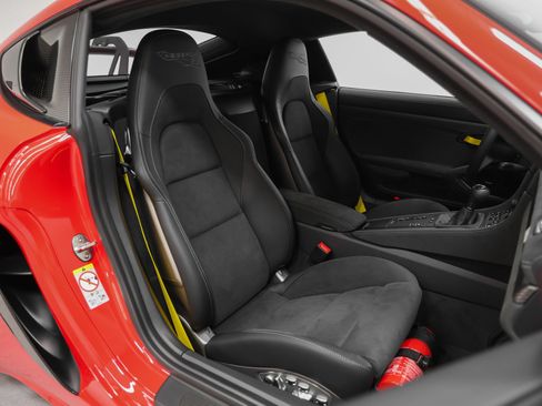 Used 2025 Porsche 718 Cayman GT4 RS RWD image 37