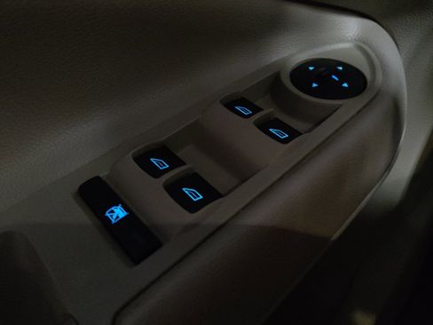 Used 2017 Ford Escape SE image 27