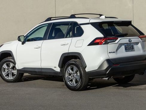 Used 2022 Toyota RAV4 LE image 3