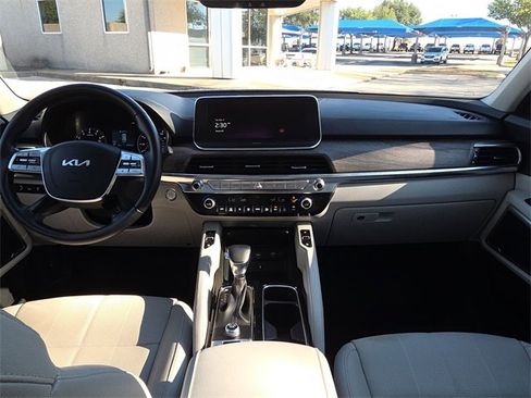 Used 2022 Kia Telluride EX w/ EX Premium Package image 11