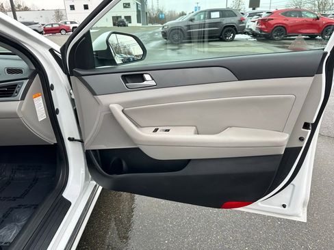 Used 2016 Hyundai Sonata SE image 16