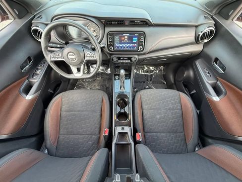 Used 2023 Nissan Kicks SR FWD image 17