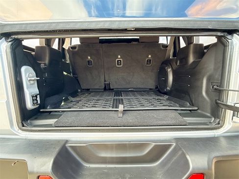 Used 2023 Jeep Wrangler Sahara image 30