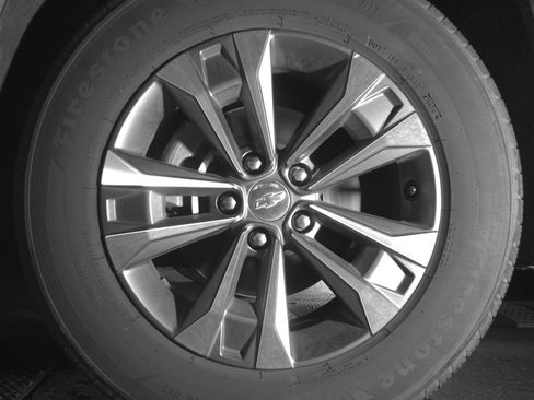 Used 2025 Chevrolet Equinox LT image 12