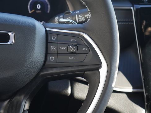 New 2025 Jeep Grand Cherokee L Altitude image 19