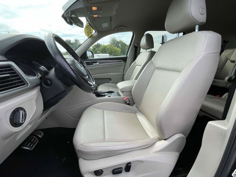 Used 2018 Volkswagen Atlas SE w/ R-Line Package FWD image 19