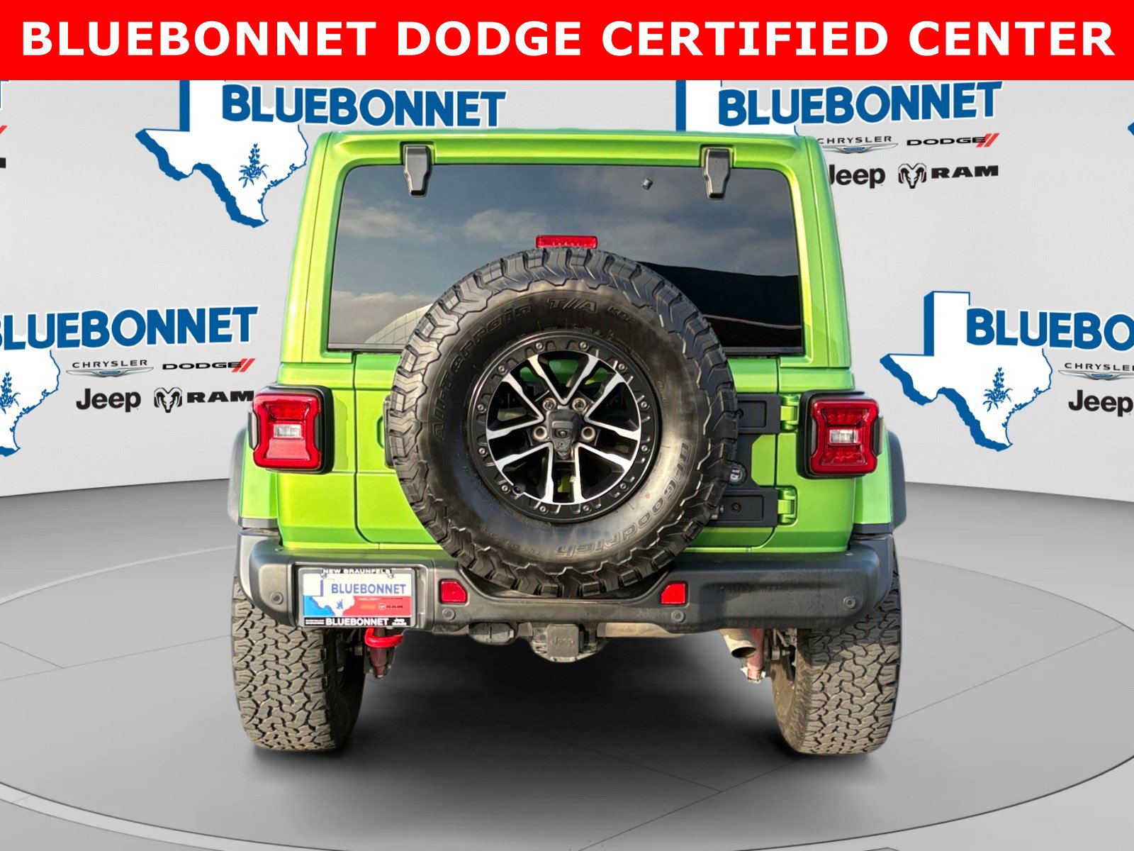 Used 2025 Jeep Wrangler Unlimited Rubicon AWD/4WD image 6