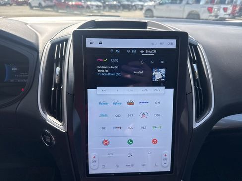 Used 2024 Ford Edge SEL w/ Convenience Package image 14