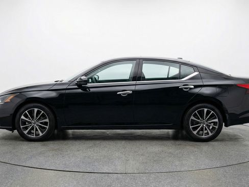 Used 2025 Nissan Altima 2.5 SV FWD image 5
