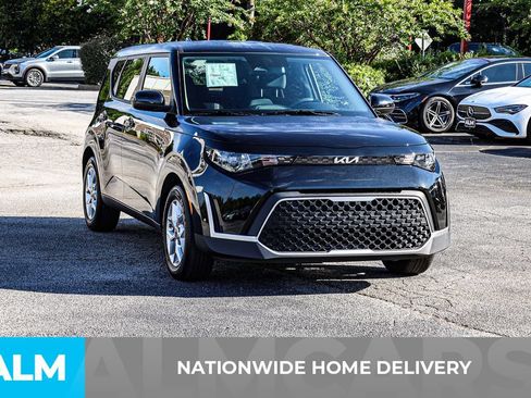 Used 2025 Kia Soul LX w/ LX Technology Package FWD image 5
