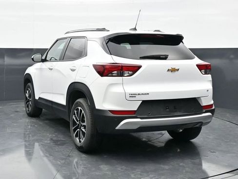 Used 2025 Chevrolet TrailBlazer LT w/ Driver Confidence Package image 5
