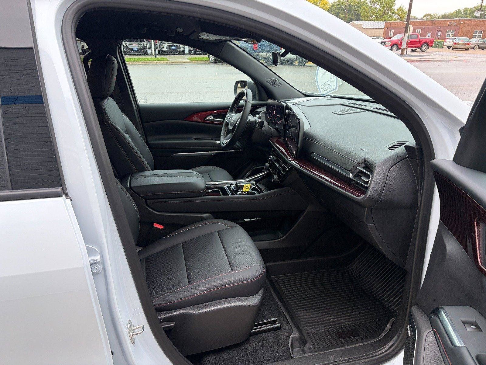 Used 2026 Chevrolet Traverse Z71 w/ Enhanced Driving Package AWD/4WD image 24
