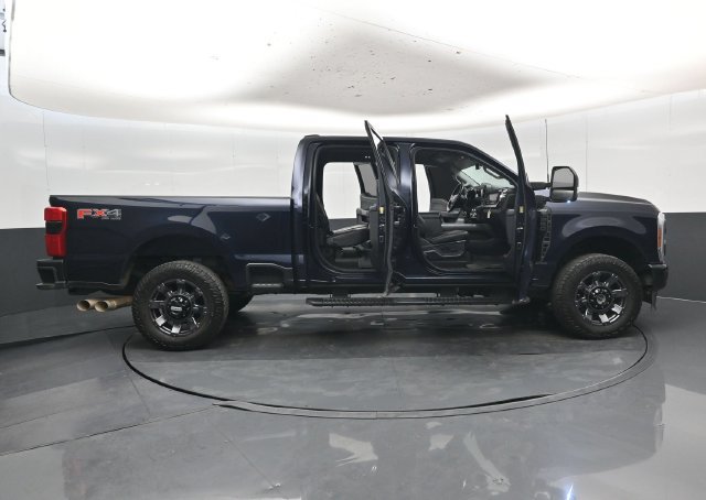 Used 2023 Ford F250 Lariat w/ Sport Appearance Package AWD/4WD image 60