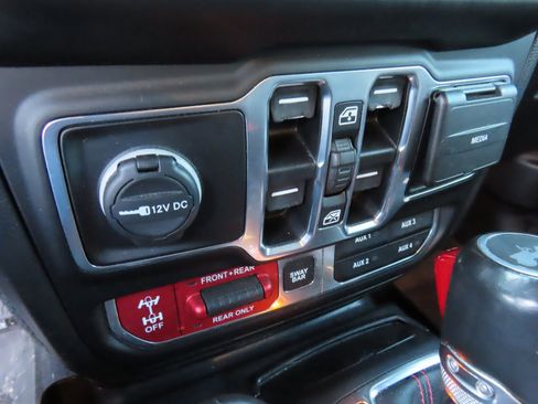 Used 2020 Jeep Wrangler Unlimited Rubicon w/ Quick Order Package 28Y Recon image 28