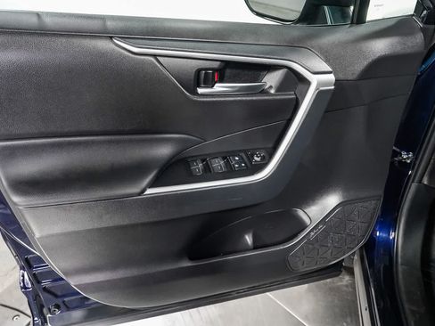 Certified 2025 Toyota RAV4 XLE FWD image 22