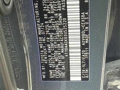 Used 2025 Toyota Camry SE image 35