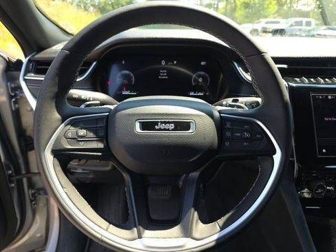 Used 2024 Jeep Grand Cherokee L Laredo w/ Luxury Tech Group I AWD/4WD image 11