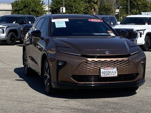 Certified 2025 Toyota Crown Signia XLE image 46