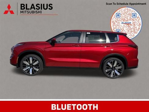 Used 2025 Mitsubishi Outlander SE AWD/4WD image 3