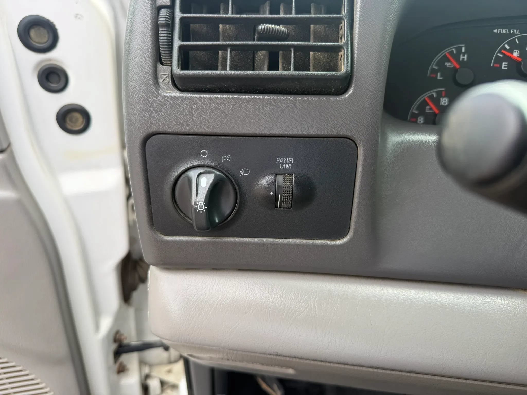 Used 1999 Ford F450 2WD Regular Cab Super Duty image 24