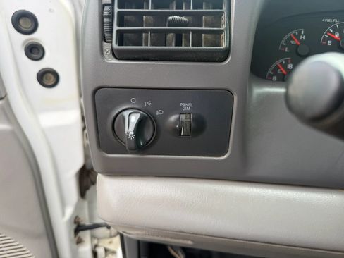 Used 1999 Ford F450 2WD Regular Cab Super Duty image 24
