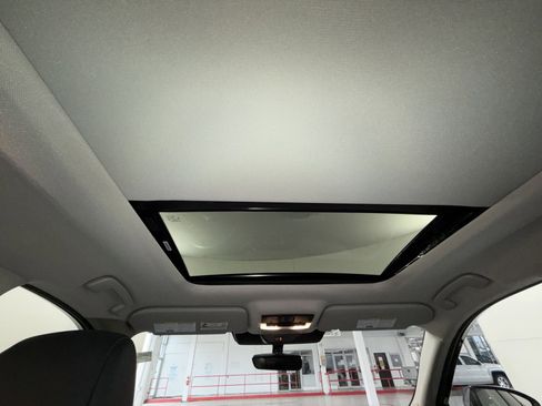 Used 2023 Nissan Pathfinder Platinum image 24