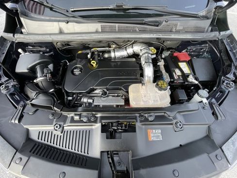 Certified 2022 Chevrolet Trax LT w/ LT Convenience Package image 18