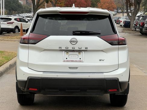 Certified 2024 Nissan Rogue SV image 5