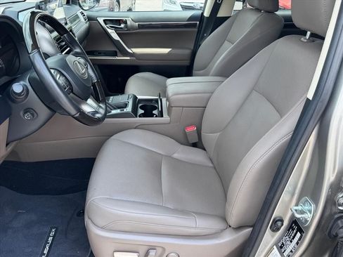 Used 2022 Lexus GX 460 Premium w/ Accessory Package AWD/4WD image 9