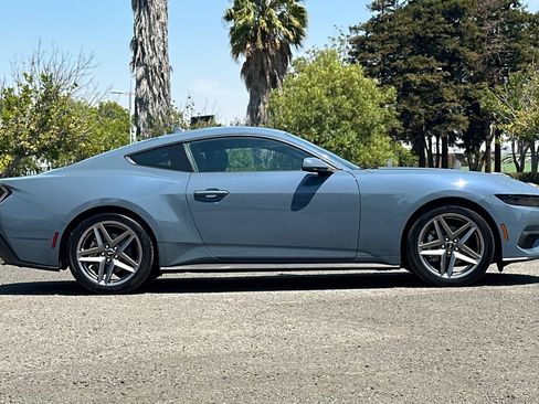 Certified 2025 Ford Mustang Coupe RWD image 2