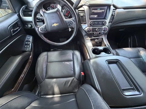Used 2019 Chevrolet Suburban LT image 12