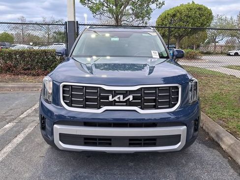 Used 2025 Kia Telluride S image 2