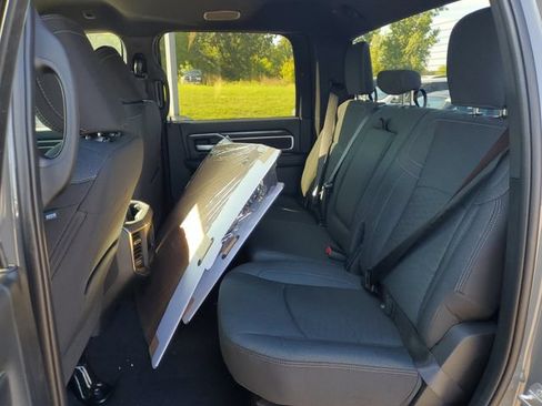 New 2026 RAM 2500 Big Horn AWD/4WD image 17